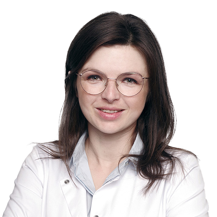 Dr. Ilona 
Nowacka